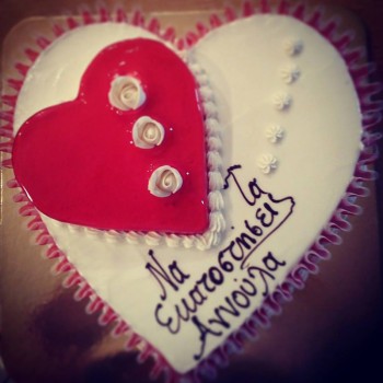 ΕΝΗΛΙΚΕΣ ΤΟΥΡΤΕΣ